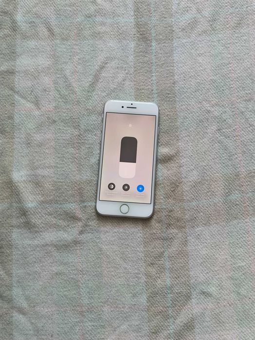 iPhone 8 64 Гб neverlock айфон