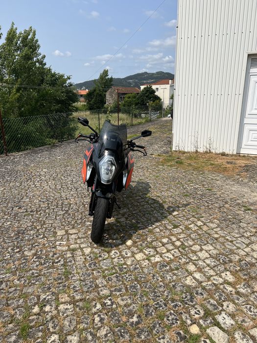KTM 1290 SuperDuke GT black edition
