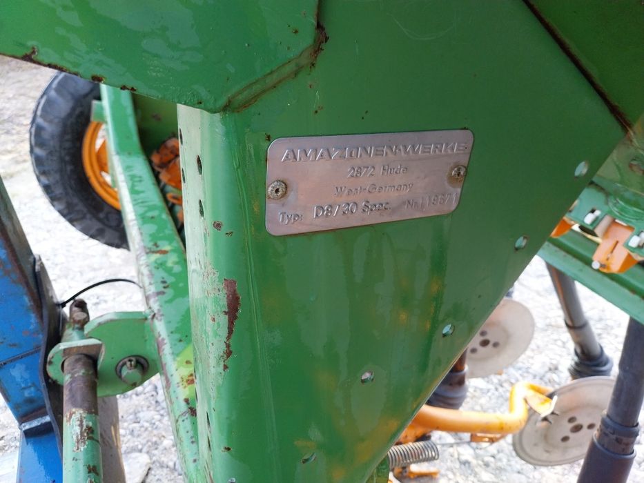 Siewnik zbożowy Amazone D8 30 Special talerzowy d7 3 m