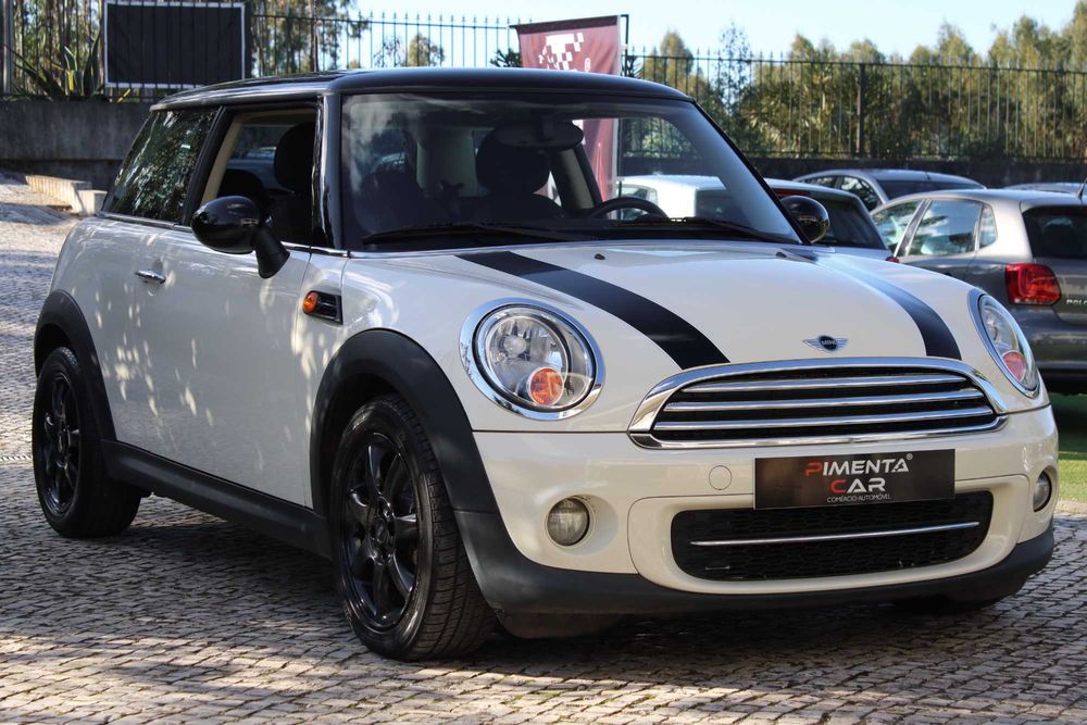 MINI Cooper D 1.6 110CV (99€/Mês)