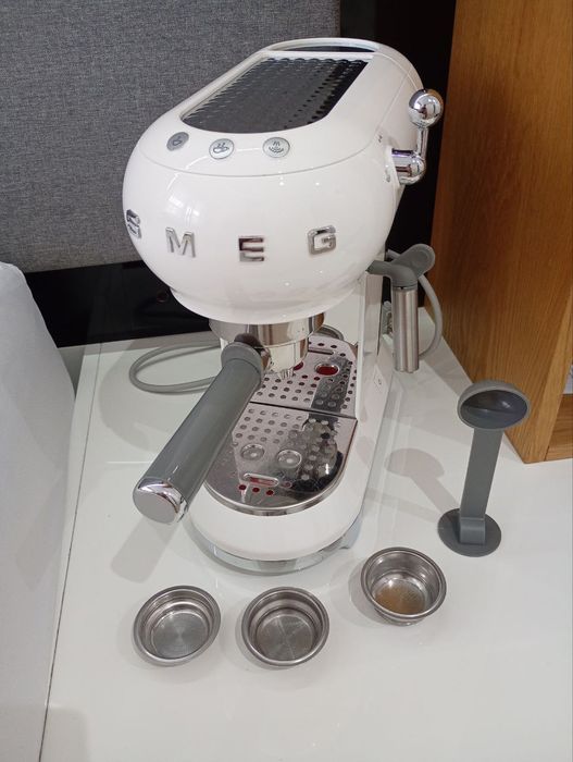 Ekspres kolbowy SMEG ECF01