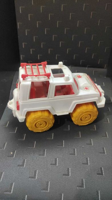 Продам детскую игрушку джип.