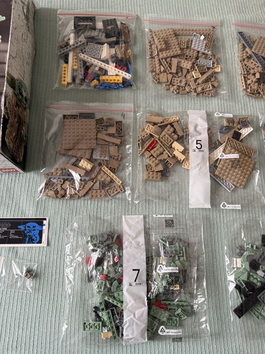 LEGO Star Wars 75318 Mandalorian The Child