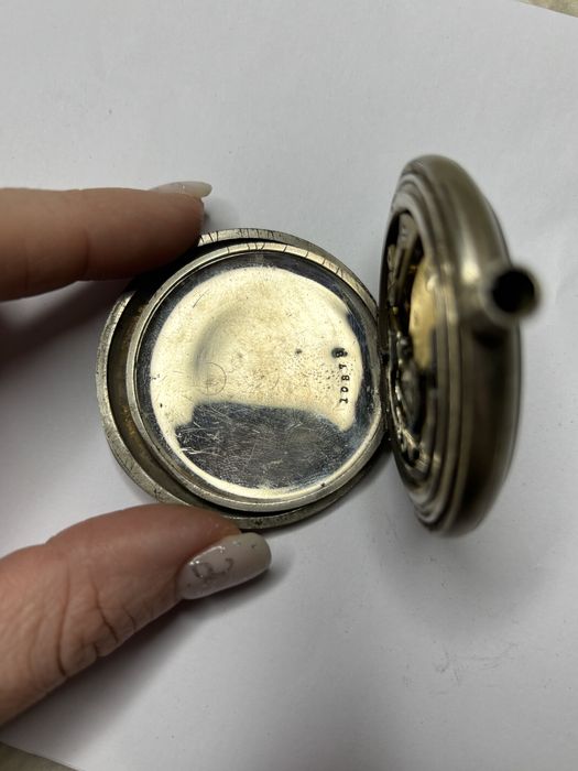 zabytkowy stoper kieszonkowy z napisem Felsing Berlin Antimagnetisch