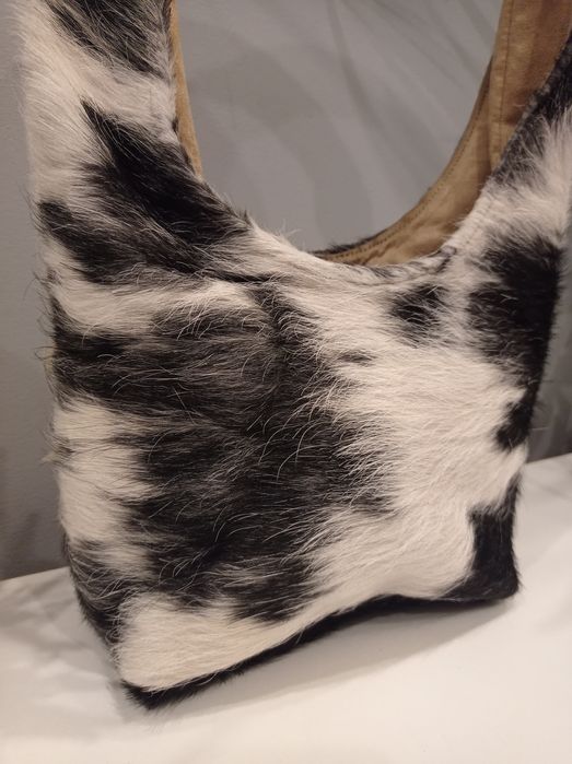 Unikalna torebka damska z naturalnej skóry z długim włosiem. Hand made