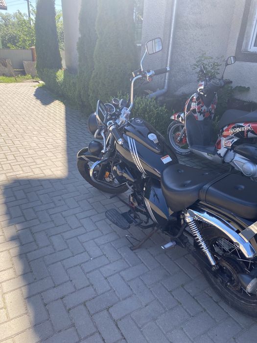 Продається мотоцикл motoleader 250кб.