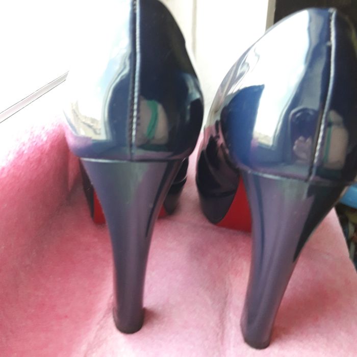 Туфли на каблуке с открытым носком синие