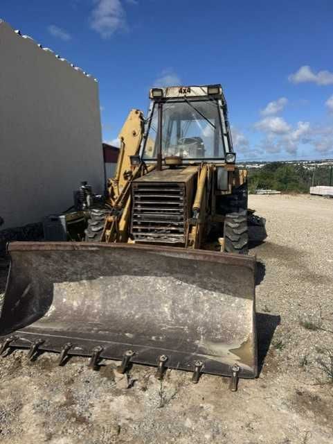 Retroescavadora JCB 4X4
