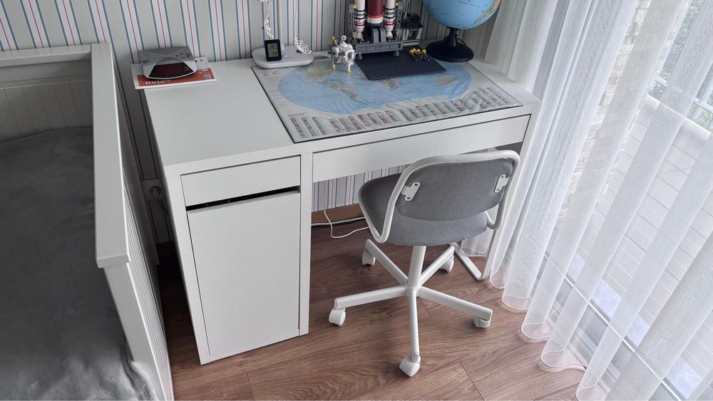 Cama de criança  + colchao novo 100x200  + secretaria