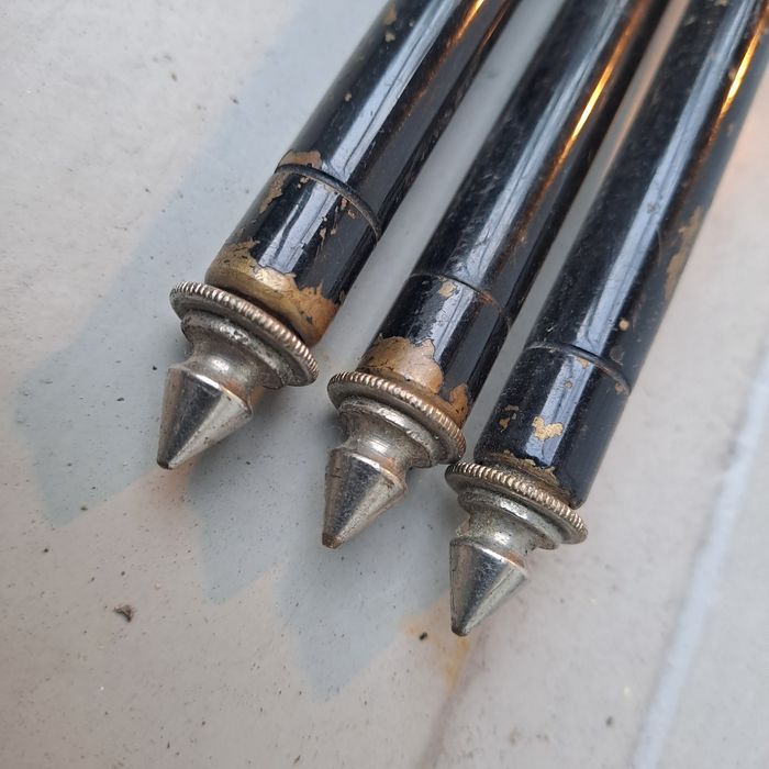 Stary statyw fotograficzny trójnóg