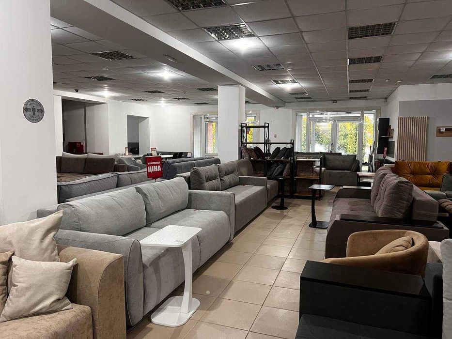 Продам 3-х поверхову окремо побудовану будівлю комерц. призначення