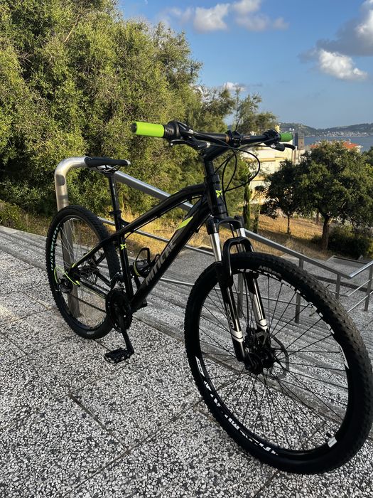 Bicicleta Mítical como nova; travao de disco/ roda 27,5