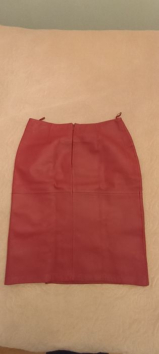 Spódnica jak skórzana , czerwona