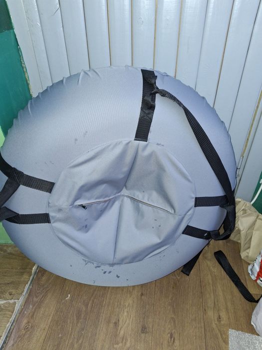 Продам тюбінг великий.