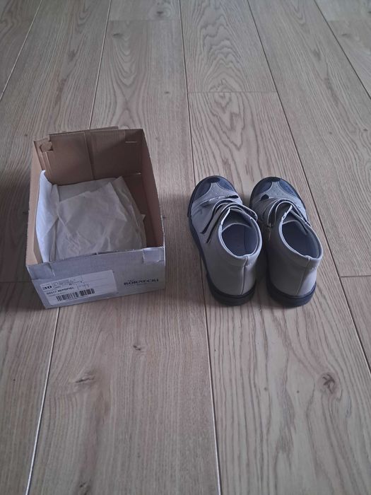 Trzewiki buty  nowe Kornecki r 30 chlopiece