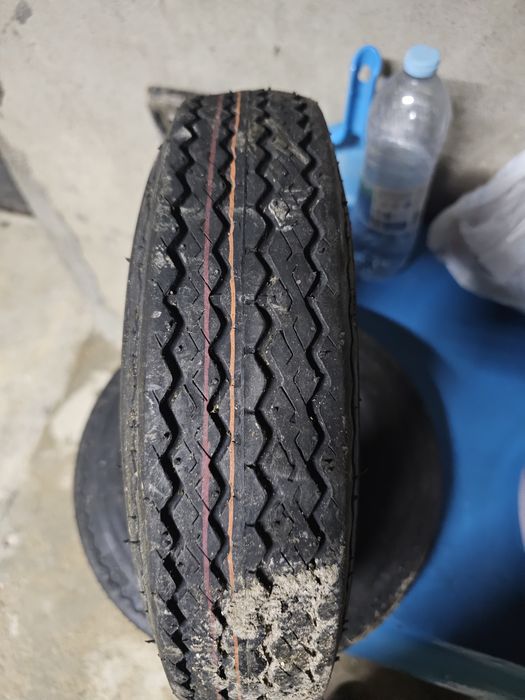 Pneus novos para reboque