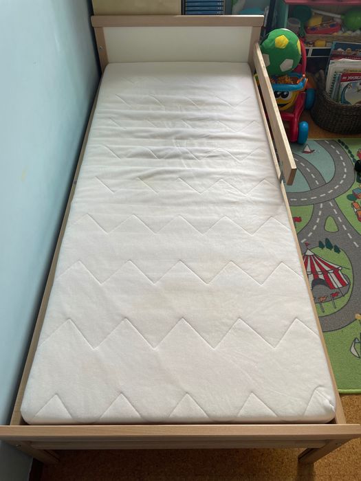 Cama Criança + Estrado de Madeira + Colchão + Edredon IKEA