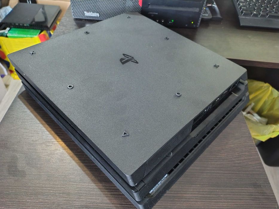 Sony PlayStation 4 Pro 1TB CUH-7116B + dualshock v2