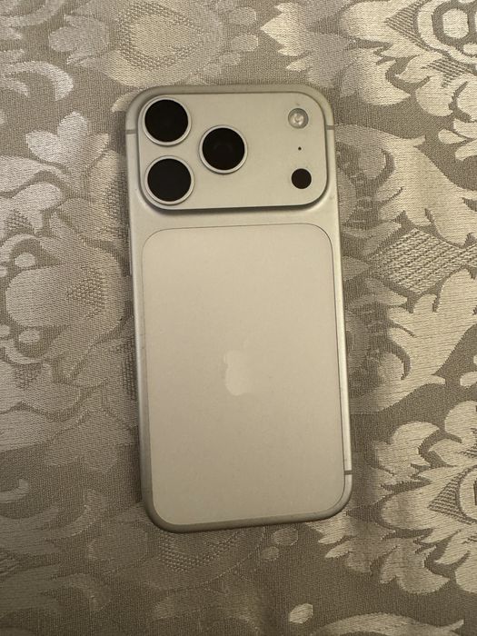 Iphone 17 pro branco