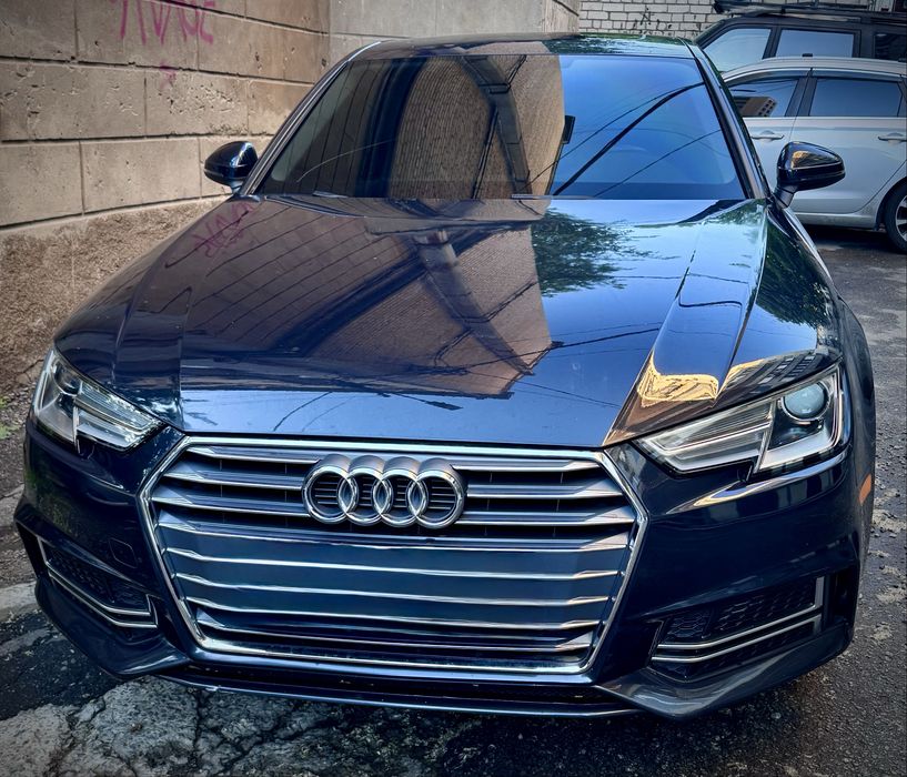 Автомобиль AUDI A4 B9 2018