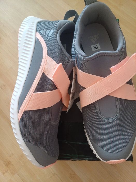 6 моделек добавила оригинал кроссовки Адидас