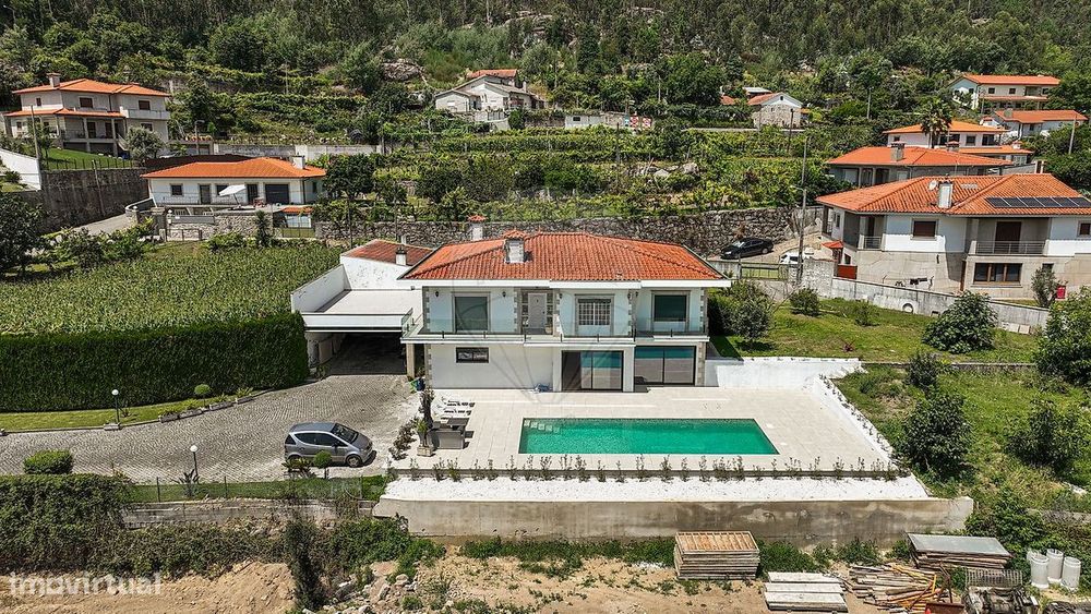 Moradia T4 para venda