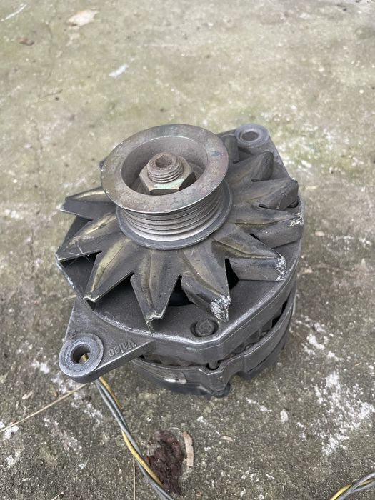 Генератор Рено 19