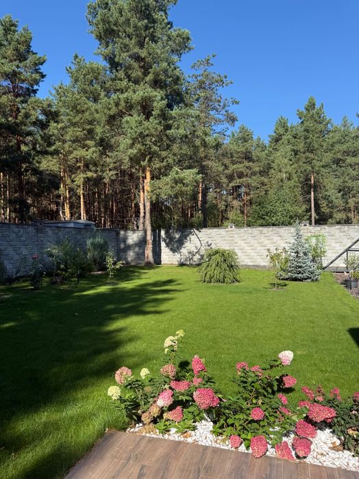 Сучасний дизайнерський будинок 275 м² на 15 сотках у Биківні, Київ