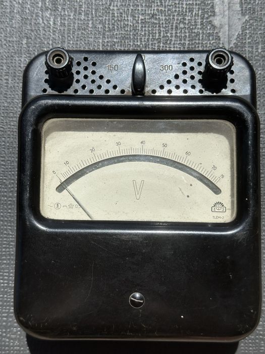 Woltomierz ,Voltomierz , miernik z 1964 r analogowy