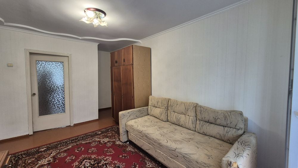 )( Продаж 2-К квартири в зручному районі