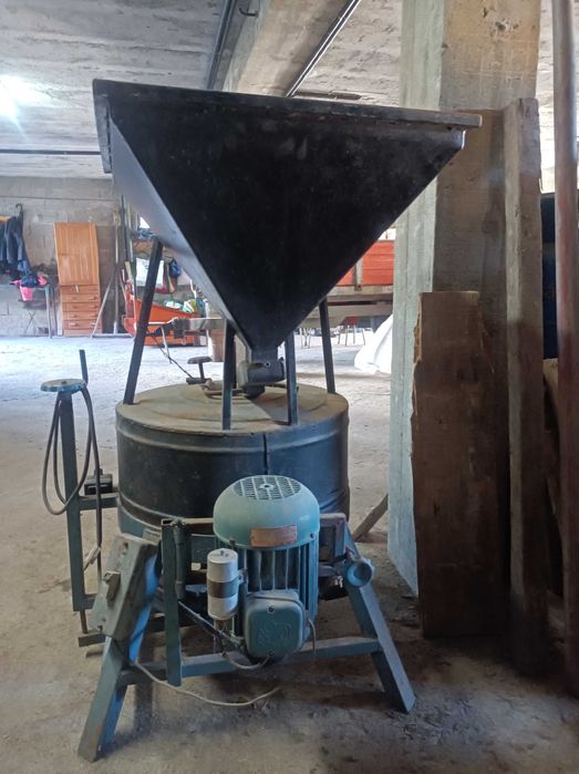 Moinho de milho elétrico