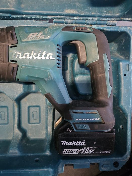 Pila szablasta Makita DJR 187+aku 18V+walizka