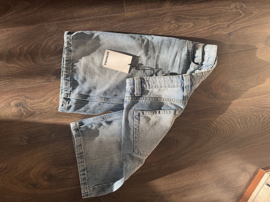 Джинсові шорти BERSHKA