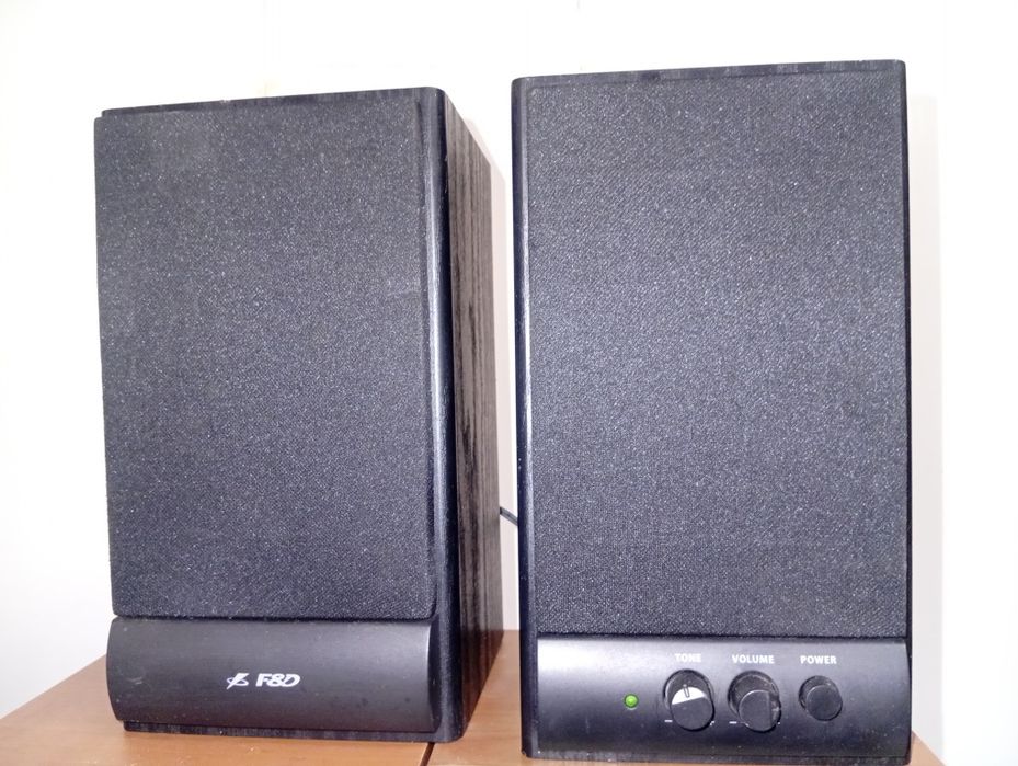 Колонки активные,F&D(sven)r215,дерево