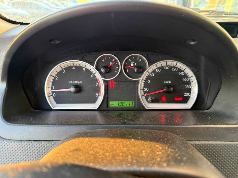 Vendo Chevrolet Aveo 1.2 Bi-Fuel, do ano 2012 — photo 4