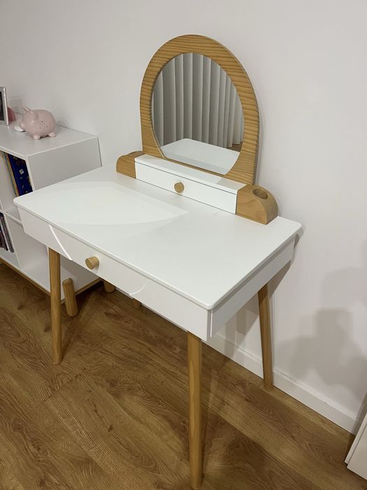 Toucador com espelho de criança