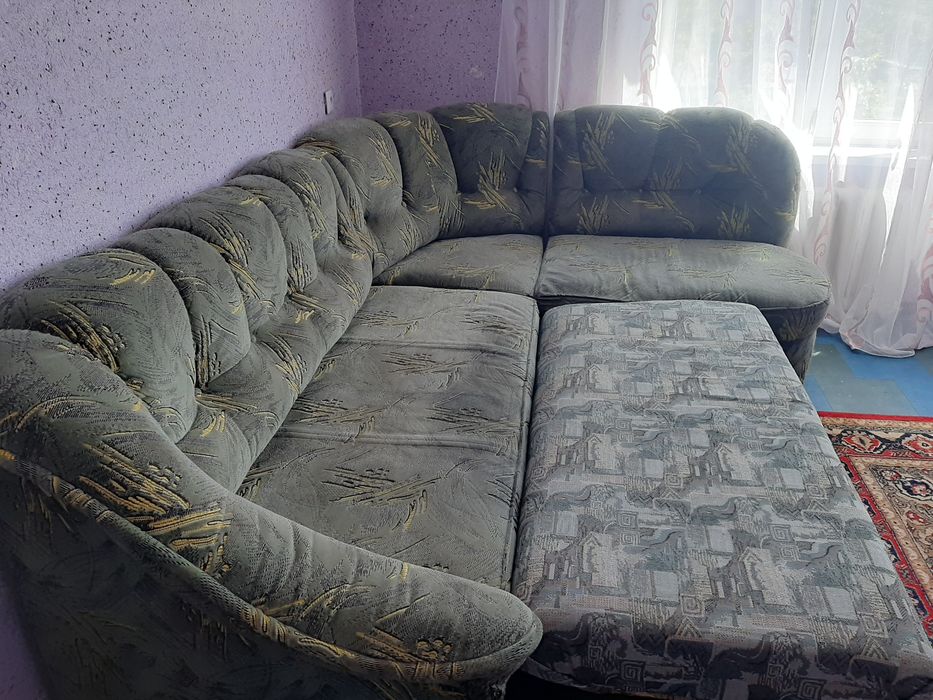 Продам угловий диван.