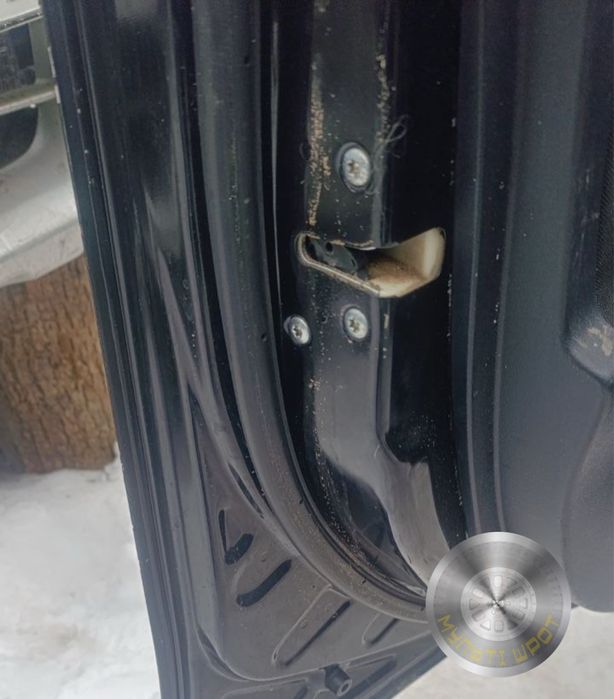 Замок передней левой двери Mitsubishi Lancer X