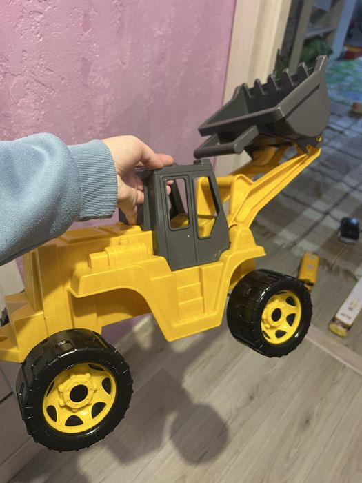 Бульдозер , великий трактор