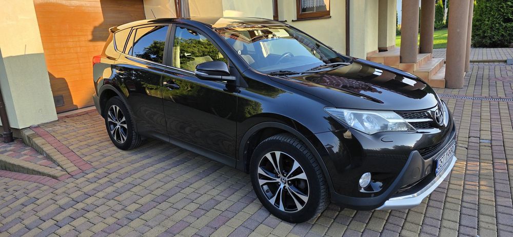 Toyota RAV4 2.0 D4D, 4x4, bezwypadkowy, elk. klapa, ksenony, podgrz przednia szyba