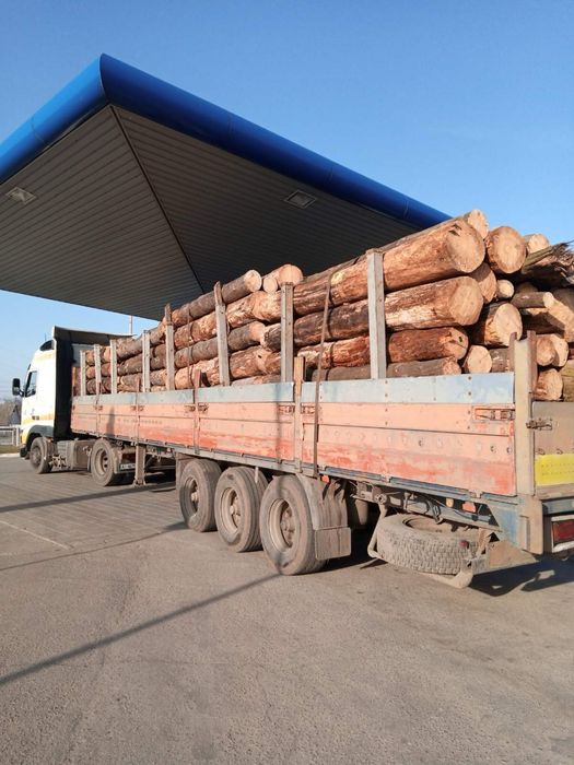 Напівпричіп лісовоз