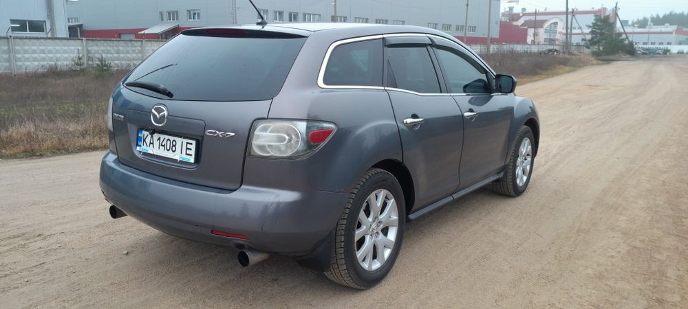 Продам Кросовер у хорошому стані
Мотор працює чудово ,Коробка перемикає Гарно,Масла Фільтра все свіже,Резина Вся нова Зимова 25року,
Авто без вкладань сів і катайся..