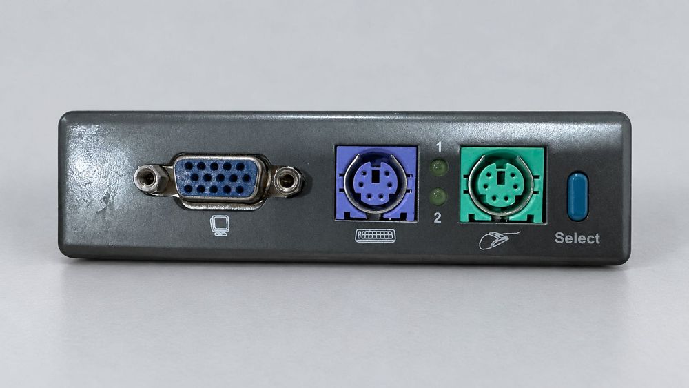 Switch KVM D-Link DKVM-2K - 2 computadores - VGA e PS/2