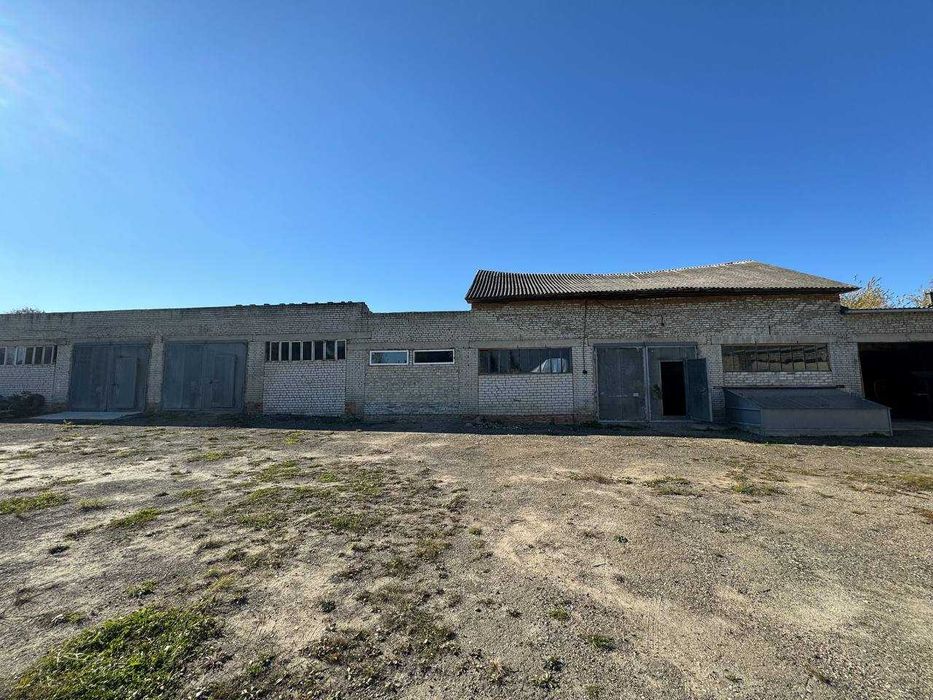 Продається виробничо-складськi примiщення з крупоцехом та обладнанням