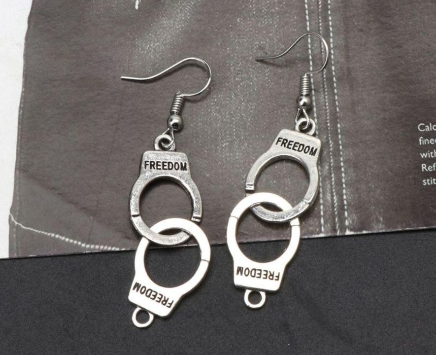 Стильні сережки жіночі