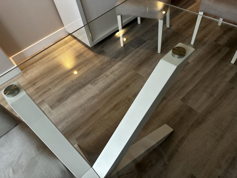 Mesa de vidro com pe em ferro