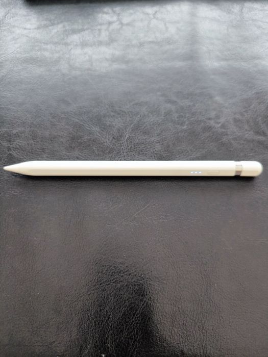 "Caneta Stylus Ativa Universal para Tablet / iPad (Branca)"
