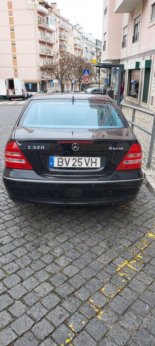 Mercedes-Benz Classe C 320 — fotografia 11