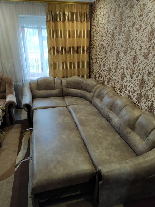 Ремонт и перетяжка мягкой мебели. Большой выбор ткани. Фурнитура .