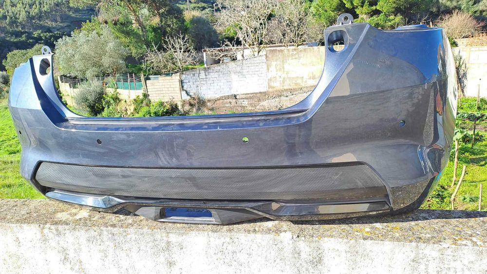 Pára Choques Traseiro de origem em muito bom estado
